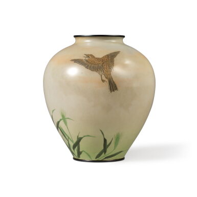 View full screen - View 1 of Lot 641. A Cloisonne Enamel Sosuke Style 'Sparrow and Barley' Jar, Meiji Period, Late 19th Century | 惣介風七宝花瓶 雀に粟 川出製造、明治時代、19世紀後期 | 日本 明治 十九世紀末 惣介風格七寳掐絲琺琅飛鳥田園圖罐.