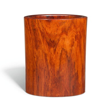View full screen - View 1 of Lot 330. A HUANGHUALI BRUSHPOT, QING DYNASTY, 18TH/19TH CENTURY | 清十八/十九世紀 黃花梨筆筒.