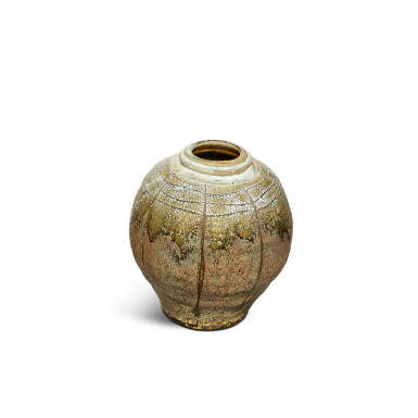 View full screen - View 1 of Lot 886. Globular Jar.