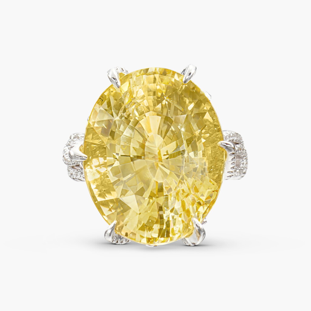 View full screen - View 1 of Lot 1774. Yellow Sapphire and Diamond Ring | 26.13克拉 天然 「斯里蘭卡」未經加熱黃色剛玉 配 鑽石 戒指.