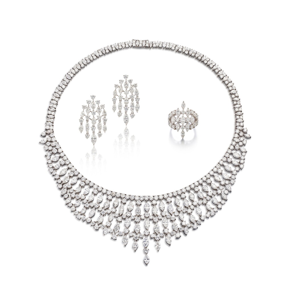 View full screen - View 1 of Lot 1833. Diamond Parure | 鑽石項鍊 配 耳環 及 戒指套裝.