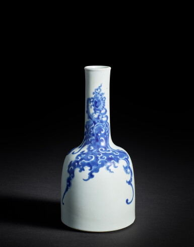 View full screen - View 1 of Lot 9835. A blue and white 'phoenix' mallet vase, Mark and period of Kangxi | 清康熙 青花夔鳳紋搖鈴尊 《大清康熙年製》款.