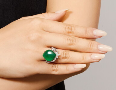 View full screen - View 1 of Lot 1619. JADEITE AND DIAMOND RING | 天然翡翠 配 鑽石 戒指.