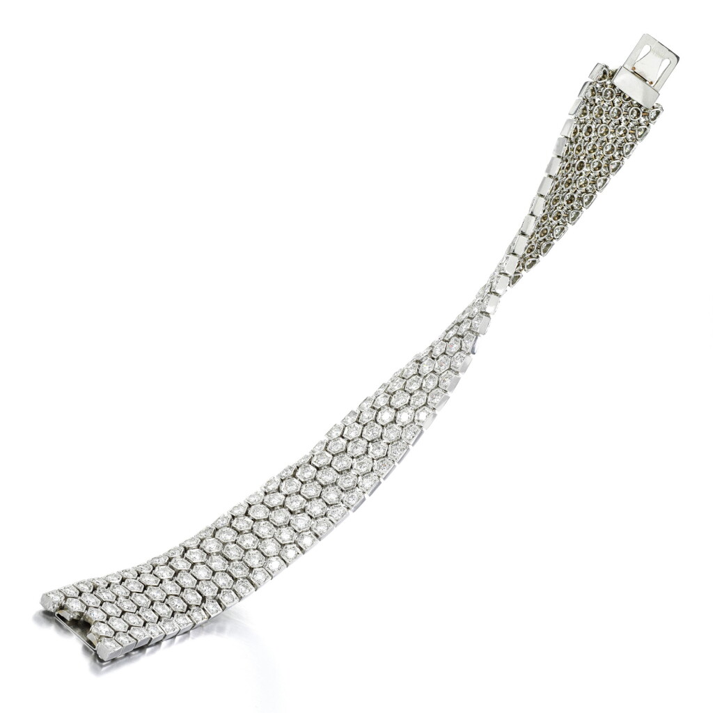 View full screen - View 1 of Lot 101. Diamond bracelet.