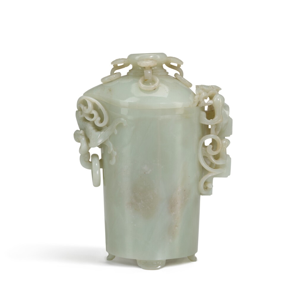 View full screen - View 1 of Lot 20. A rare large pale celadon jade archaistic ewer and cover, Fanggu mark and period of Qianlong | 清乾隆 青白玉仿古活環龍鳳紋奩連蓋 《乾隆仿古》款.