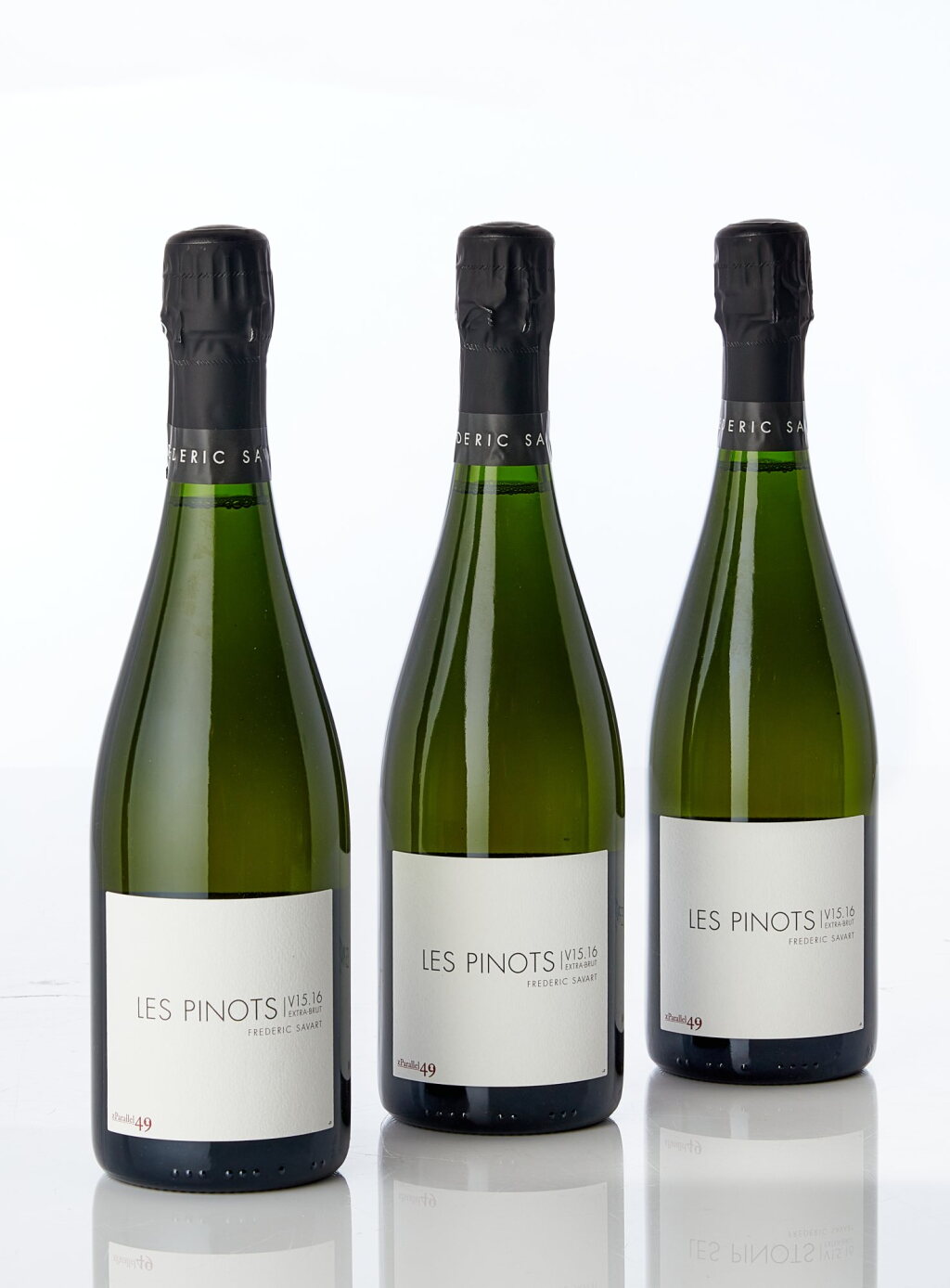 Voir en plein écran - Voir 1 du lot 3045. Frederic Savart, Les Pinots V15.16 Blanc de Noirs Extra Brut NV (12 BT).