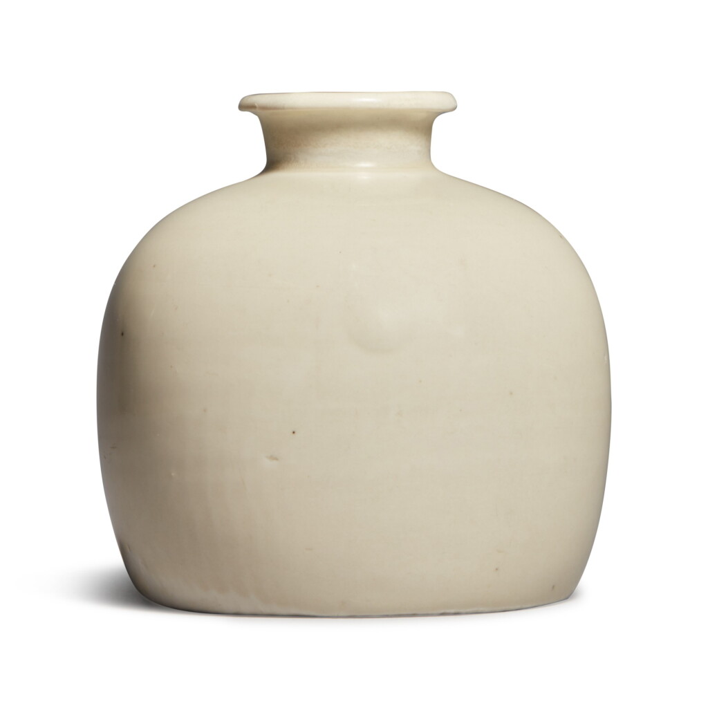View full screen - View 1 of Lot 182. A rare 'Ding' 'tulu' vase, Northern Song dynasty | 北宋 定窰白釉小口瓶.