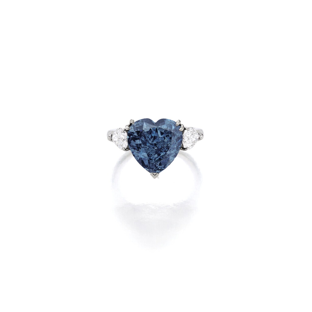 全螢幕檢視 - 查看1806A SUPERB FANCY VIVID BLUE DIAMOND AND DIAMOND RING 5.04卡拉 心形 艷彩藍色 VS2淨度 鑽石 配 鑽石 戒指的1