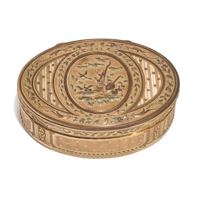 View full screen - View 1 of Lot 694. A LOUIS XVI VARICOLOR GOLD OVAL SNUFF BOX, JEAN-EDMÉ JULLIOT, PARIS, 1785.