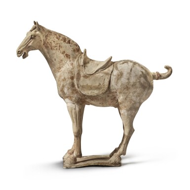 View full screen - View 1 of Lot 547. A large painted pottery horse, Tang dynasty | 唐 陶加彩馬.