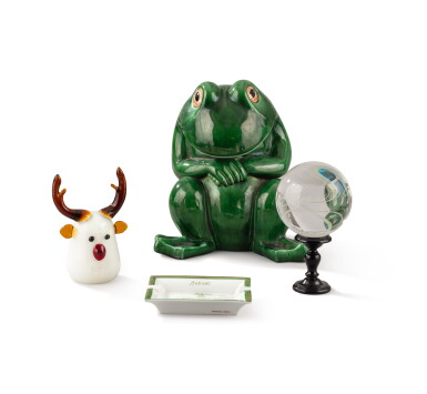 View full screen - View 1 of Lot 1150. A set of souvenirs, 20th century | Ensemble de souvenirs, XXe siècle.