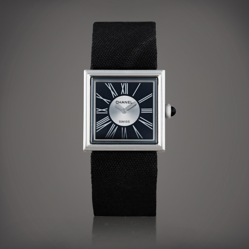 View full screen - View 1 of Lot 732. Mademoiselle 1989 Montre bracelet en platine | Platinum wristwatch Vers 2000 | Circa 2000.