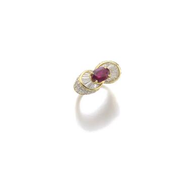 View full screen - View 1 of Lot 293. RUBY AND DIAMOND RING.