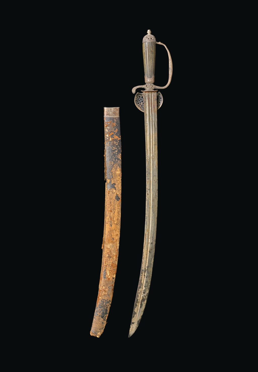 全螢幕檢視 - 查看25The Galfridus Walpole and Maurice Suckling silver-hilted hanger believed to be that carried by Captain (later Admiral Lord) Horatio Nelson, by Nixon, Strand, London silver hallmarks for 1752的1