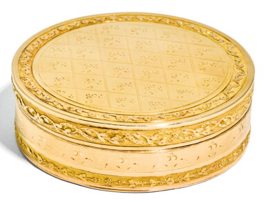 View full screen - View 1 of Lot 60. A TWO-COLOUR GOLD SNUFF BOX, PROBABLY GENEVA, 1798-1809.