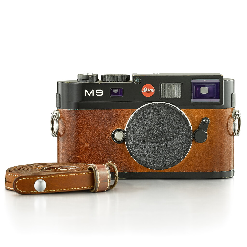 View full screen - View 1 of Lot 9002. LEICA camera Hermès ver. HF original M9.