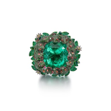 View full screen - View 1 of Lot 1627. ‘Animal World’ An Unique Emerald, Gem Set and Diamond Ring | 蕭邦 | ‘Animal World’ 44.84克拉「哥倫比亞」祖母綠 及 寶石 配 鑽石 戒指.
