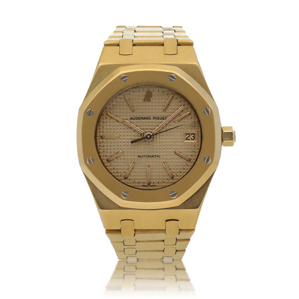 Voir en plein écran - Voir 1 du lot 26. Royal Oak, Ref. 4332BA, Yellow gold wristwatch with date and bracelet Circa 1984 | 愛彼 | 4332BA型號「Royal Oak」黃金鍊帶腕錶備日期顯示,約1984年製.