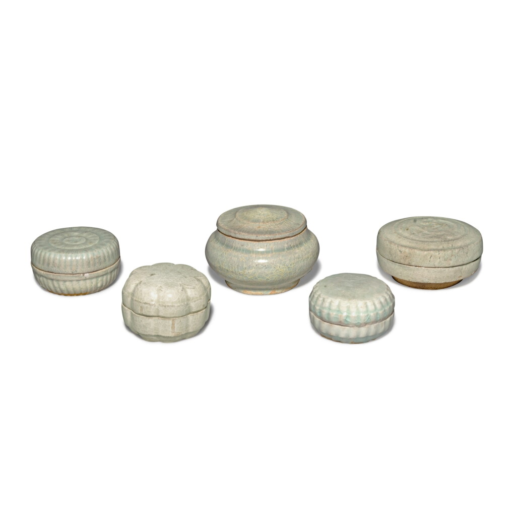 View full screen - View 1 of Lot 946. A group of four Qingbai boxes and covers, Southern Song / Yuan dynasty | 南宋 / 元 青白釉蓋盒一組四件.