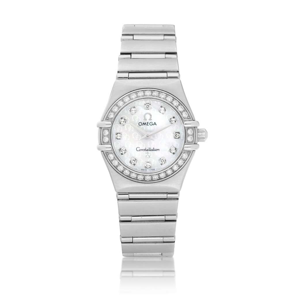 View full screen - View 1 of Lot 8265. Constellation | Mini | A stainless steel and diamond-set bracelet watch with mother-of-pearl dial, Circa 2005 | 歐米茄 星座系列 | Mini | 精鋼鑲鑽石鏈帶腕錶,備珠母貝錶盤,約2005年製.