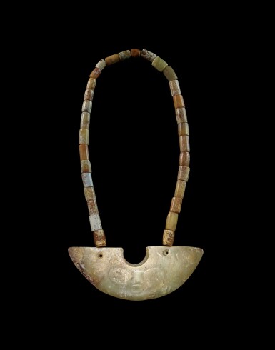 View full screen - View 1 of Lot 901. A rare jade 'mask' pendant necklace, Neolithic period, Liangzhu culture | 新石器時代良渚文化 獸面紋玉串飾.