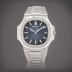 Nautilus, reference 5711/1A-010 Montre bracelet en acier avec date | Stainless steel wristwatch with date and bracelet Vers 2016 | Circa 2016