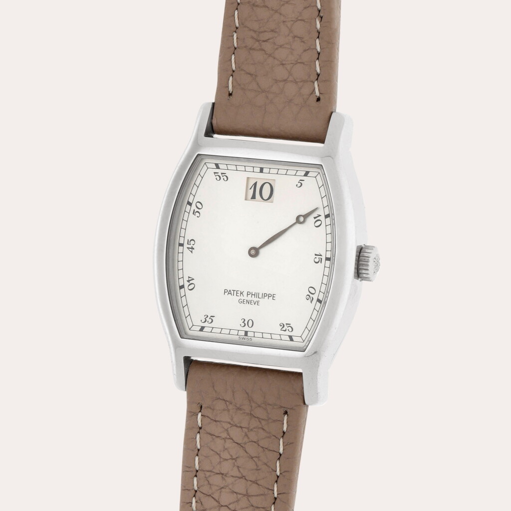 全螢幕檢視 - 查看28Reference 3969 | A limited edition platinum jump hour wristwatch | Made in 1989的1