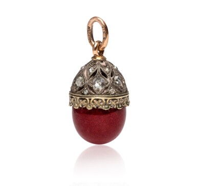 View full screen - View 1 of Lot 1285. A Fabergé gold and purpurin egg pendant, workmaster Henrik Wigström, St Petersburg, 1904-1912.