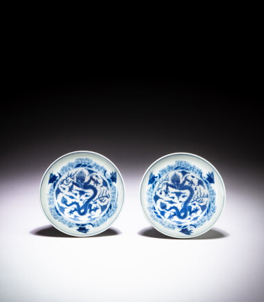View full screen - View 1 of Lot 126. Two small blue and white ‘dragon’ dishes, Qing dynasty, Kangxi period | 清康熙 青花雲龍紋盤一組兩件.