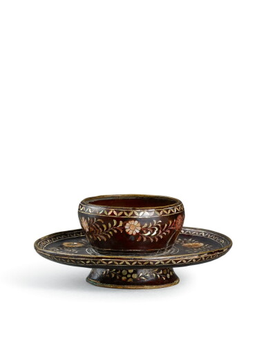 View full screen - View 1 of Lot 3854. A mother-of-pearl-inlaid black lacquer cup stand, Yuan dynasty | 元 黑漆嵌螺鈿纏枝雛菊盞托.