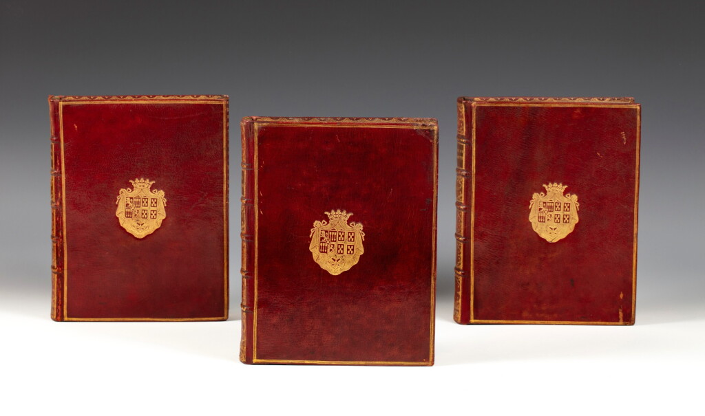 View full screen - View 1 of Lot 38. Histoire philosophique... Genève, 1775. 3 vol. in-4. Maroquin rouge aux armes de la duchesse de Gramont..