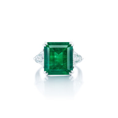 View full screen - View 1 of Lot 1890. Emerald and Diamond Ring |「哥倫比亞」祖母綠 配 鑽石 戒指(祖母綠重約6.14克拉).