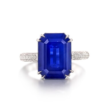 View full screen - View 1 of Lot 1831. Sapphire and Diamond Ring | 7.14 克拉 天然 「喀什米爾」未經加熱藍寶石 配 鑽石戒指.