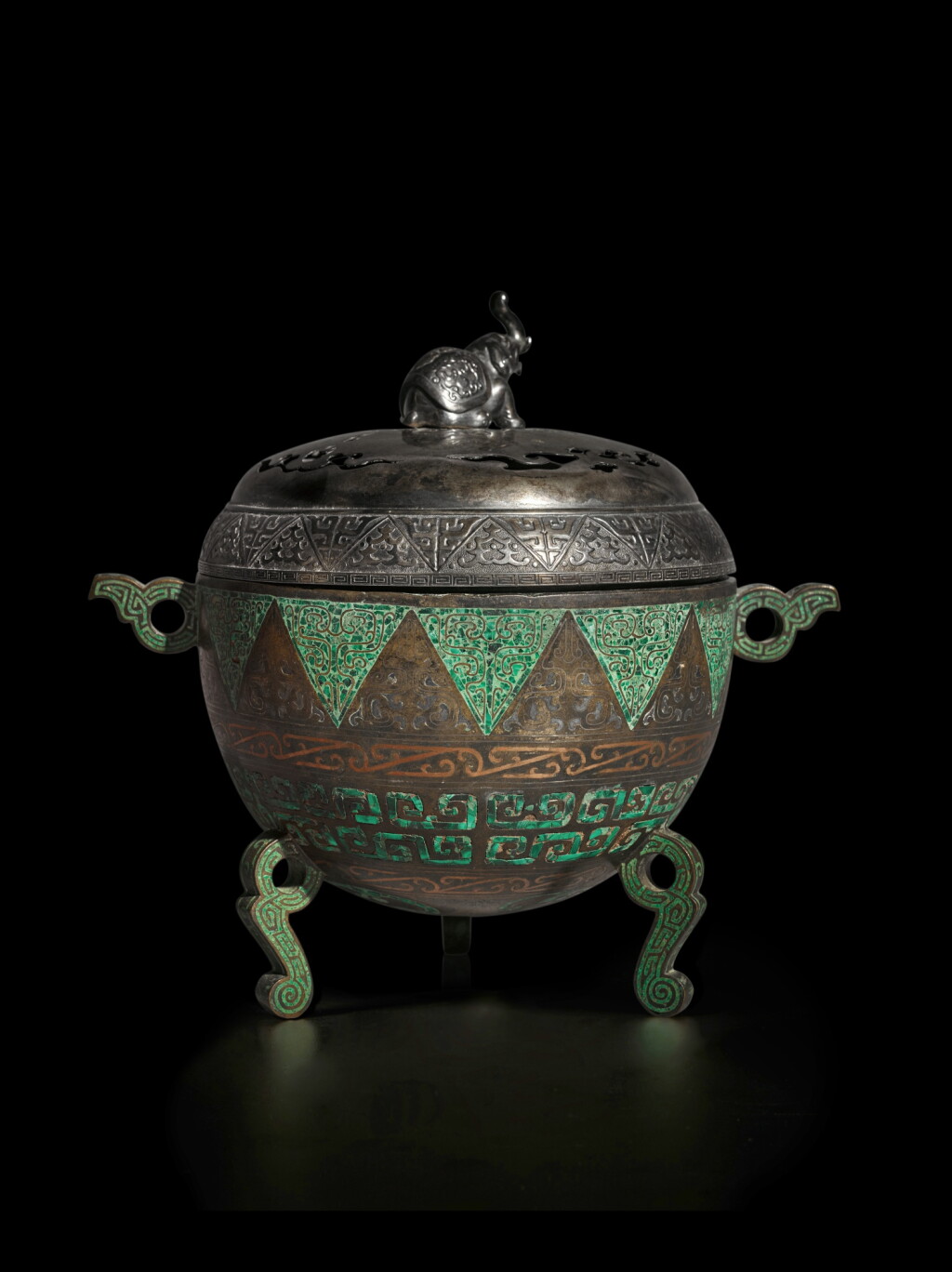 View full screen - View 1 of Lot 123. A malachite, copper and silver-inlaid archaistic bronze vessel (Dui), Ming dynasty.