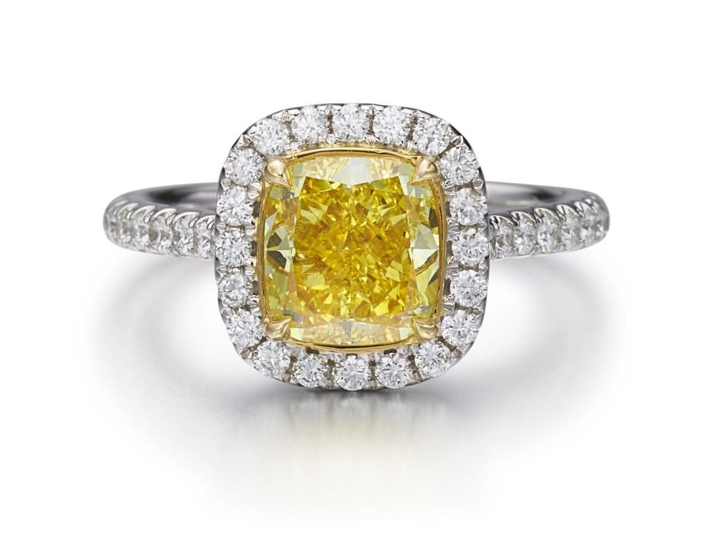 View full screen - View 1 of Lot 1023. FANCY VIVID YELLOW DIAMOND AND DIAMOND RING | 2.05卡拉 古墊形 艷彩黃色 VS2淨度 鑽石 配 鑽石 戒指.
