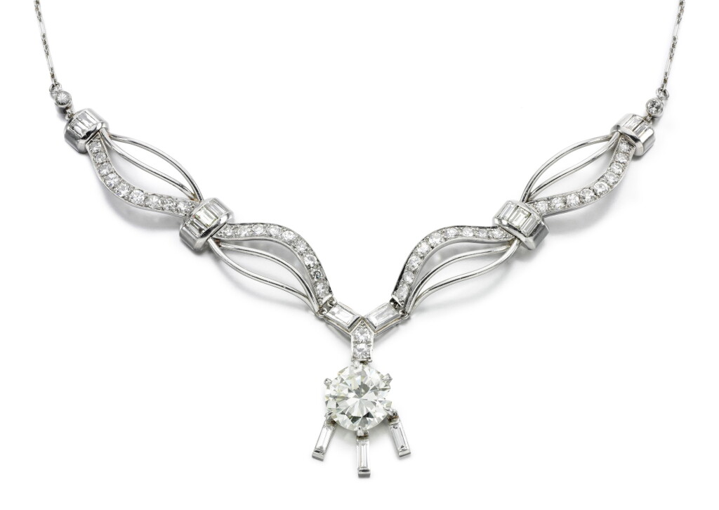 View full screen - View 1 of Lot 97. DIAMOND NECKLACE.