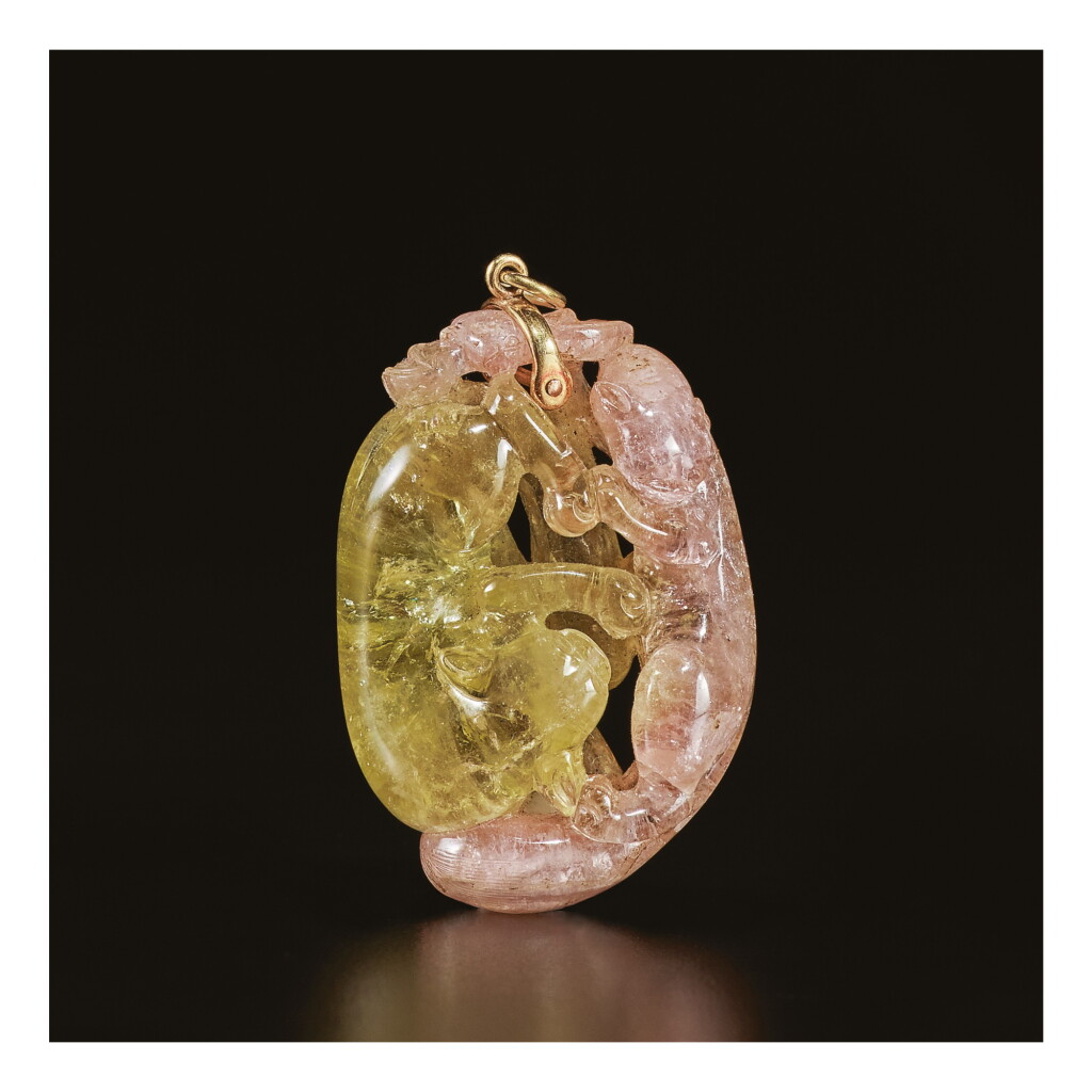 View full screen - View 1 of Lot 677. A PALE PINK AND GREEN TOURMALINE 'BADGERS' PENDANT, QING DYNASTY, 18TH / 19TH CENTURY.