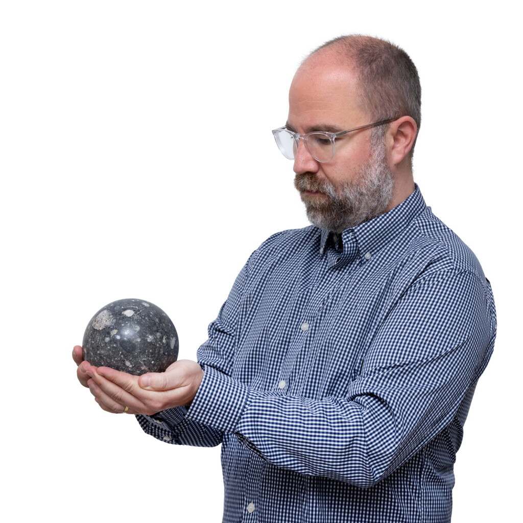 全螢幕檢視 - 查看74Lunar Meteorite — Tisserlitine 006的1