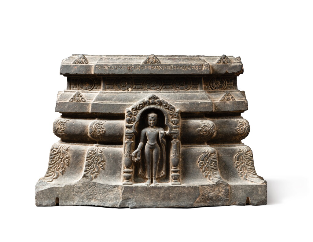 View full screen - View 1 of Lot 108. A rare carved stone pedestal India, Bihar, Pala period (8th-12th century), 10th-11th century | 印度 比哈爾邦 帕拉時期 十至十一世紀 石雕須彌座.