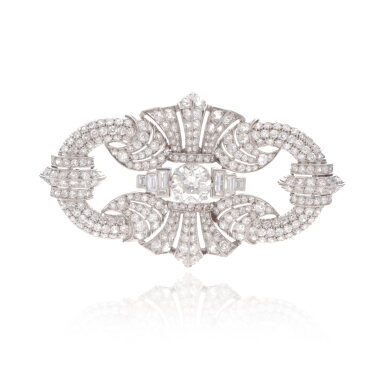 View full screen - View 1 of Lot 875. Diamond brooch.