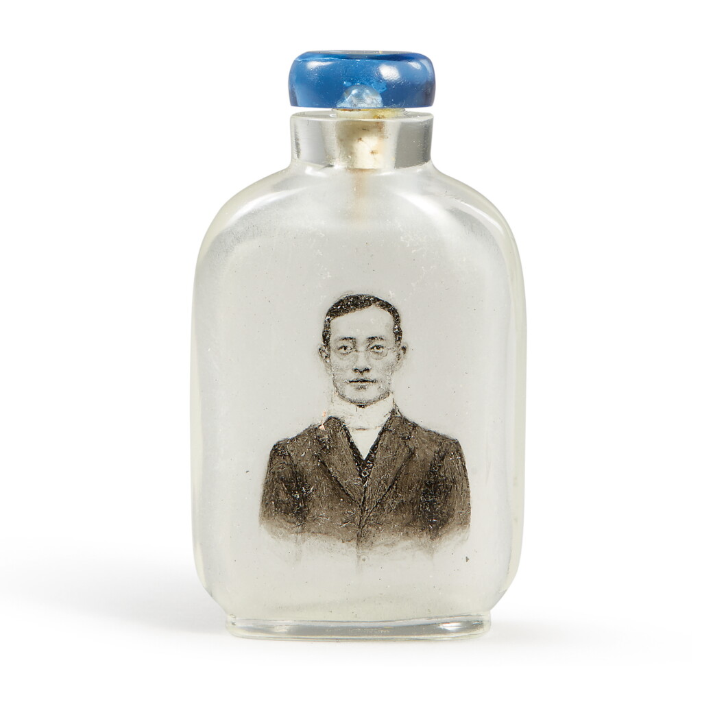 View full screen - View 1 of Lot 960. AN INSIDE-PAINTED GLASS SNUFF BOTTLE OF WANG ZHENGTING BY MA SHAOXUAN, EARLY 20TH CENTURY.