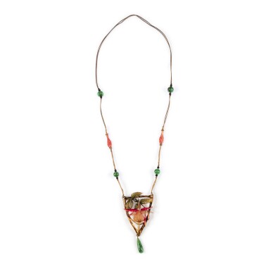 View full screen - View 1 of Lot 25. Elisabeth Bonté | Collier corne et pâte de verre | Horn and glass paste necklace.