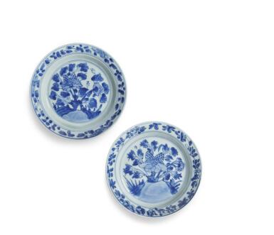 View full screen - View 1 of Lot 8. A Pair of Chinese Blue and White 'Peony' Dishes, Qing Dynasty, Kangxi Period | 清康熙 青花牡丹圖盤兩件.
