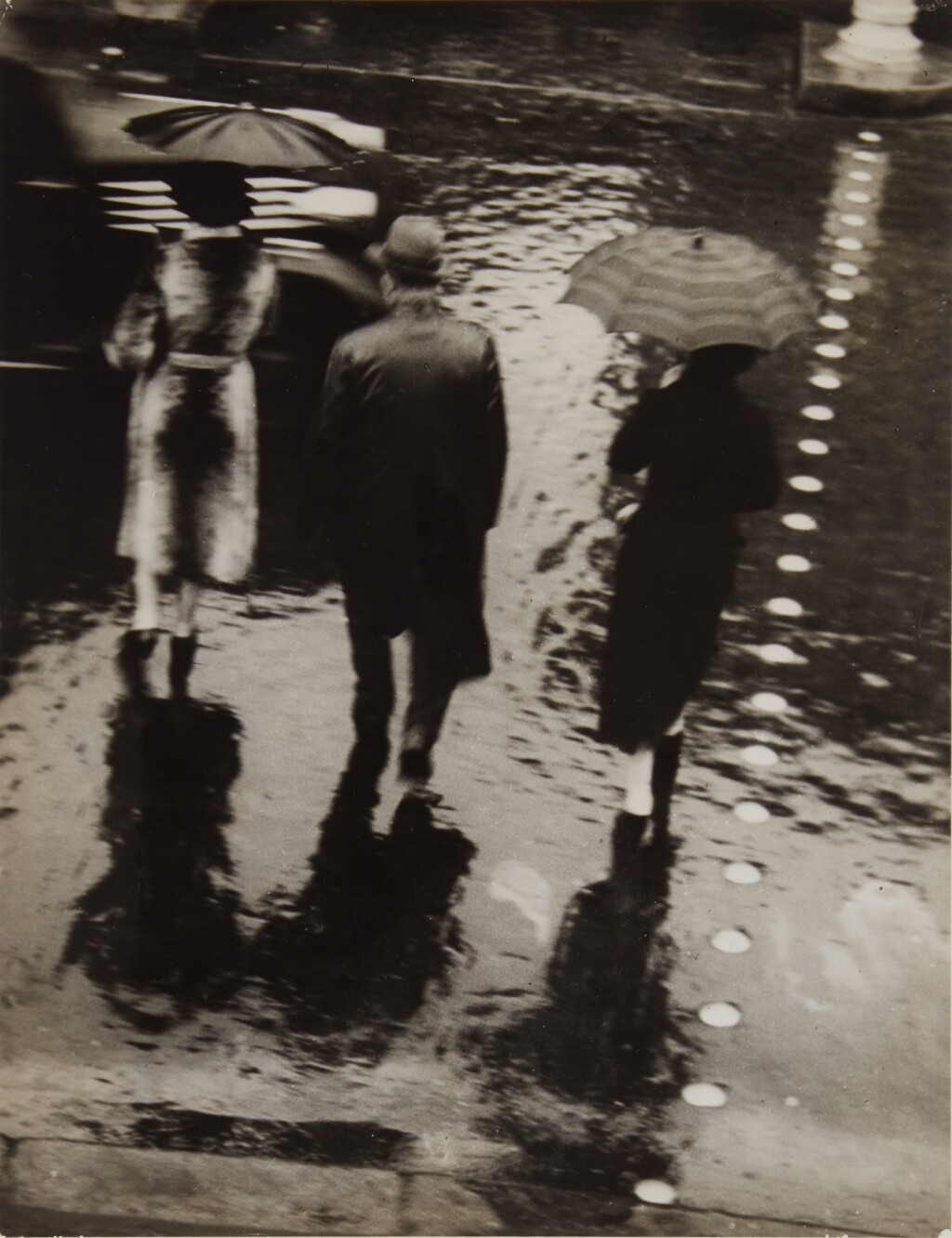 View full screen - View 1 of Lot 31. 'La rue de Rivoli sous la pluie'.