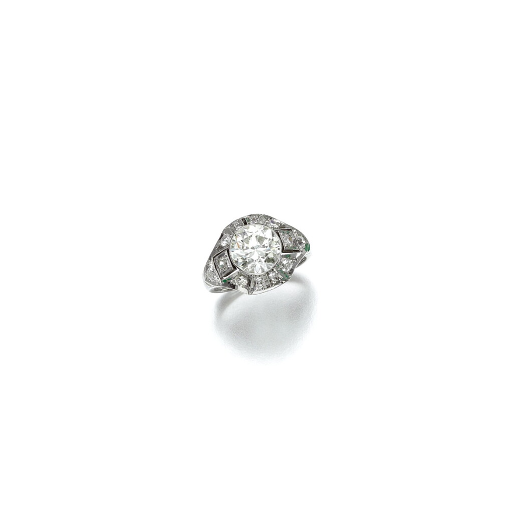 View full screen - View 1 of Lot 14. DIAMOND RING, EARLY 20TH CENTURY.