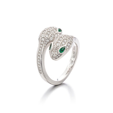 View full screen - View 1 of Lot 1922. ‘Serpenti Seduttori’ Emerald and Diamond Ring | 寶格麗 | ‘Serpenti Seduttori’ 祖母綠 配 鑽石 戒指.
