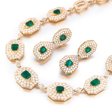 View full screen - View 1 of Lot 88. Demi-parure émeraudes et diamants | Emerald and diamond demi-parure.