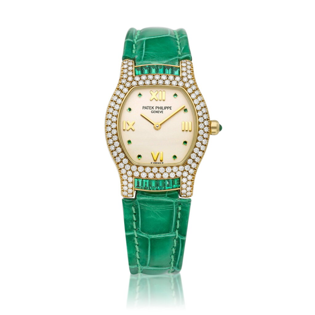 View full screen - View 1 of Lot 2195. Reference 4852 | A yellow gold, diamond and emerald-set wristwatch, Circa 2014 | 百達翡麗 | 型號4852 | 黃金鑲鑽石及綠寶石腕錶,約2014年製.