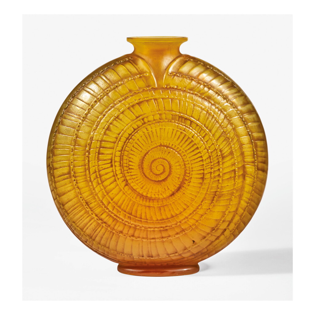 View full screen - View 1 of Lot 127. RENÉ LALIQUE | “ESCARGOTS” VASE, MARCILHAC NO. 931.