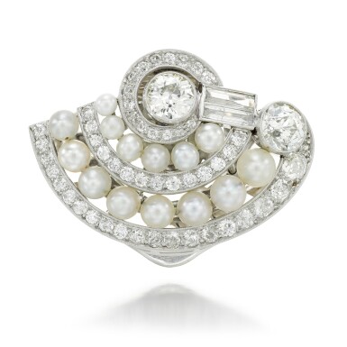 View full screen - View 1 of Lot 44. DIAMOND AND PEARL CLIP BROOCH.